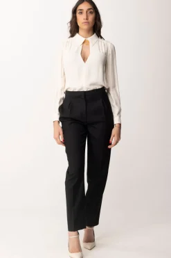 Elisabetta Franchi Camicia con Accessorio Al Collo e Scollo Sul RetroBURRO