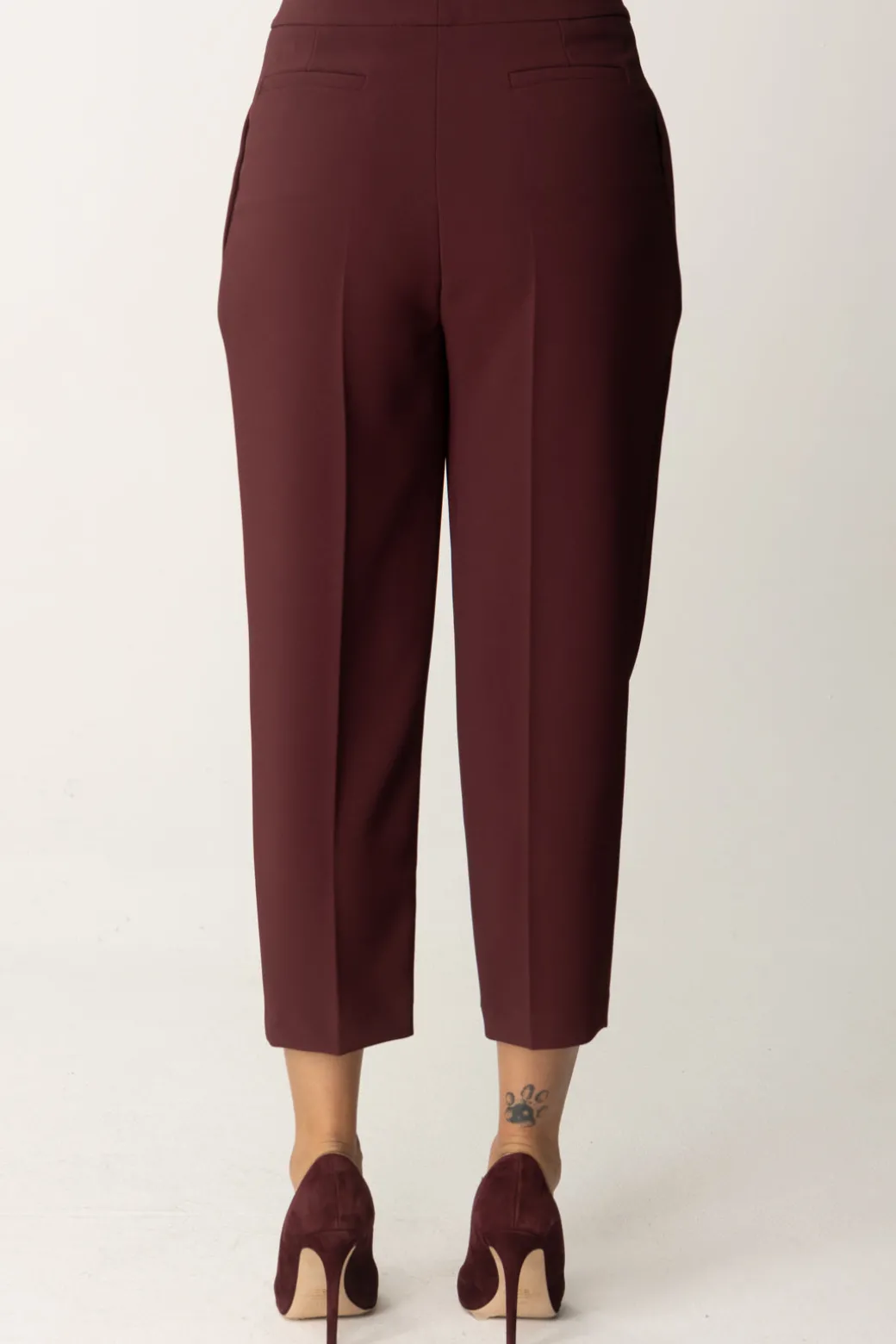 Elisabetta Franchi Pantaloni Crop con PincesROUGE NOIR