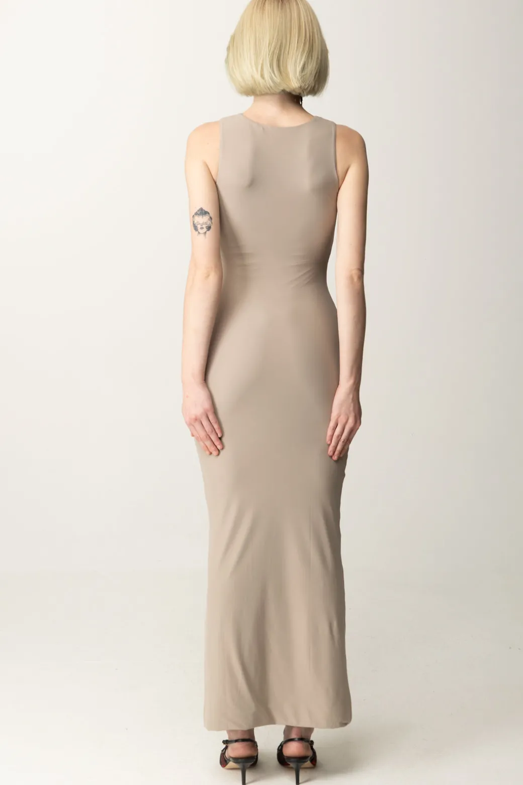 Guess Abito Lungo con Placchetta LogoFUNGI