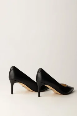 Guess Decolletes In PelleBLACK