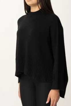 Meme Road Maglia Svasata con Spacchi LateraliNERO