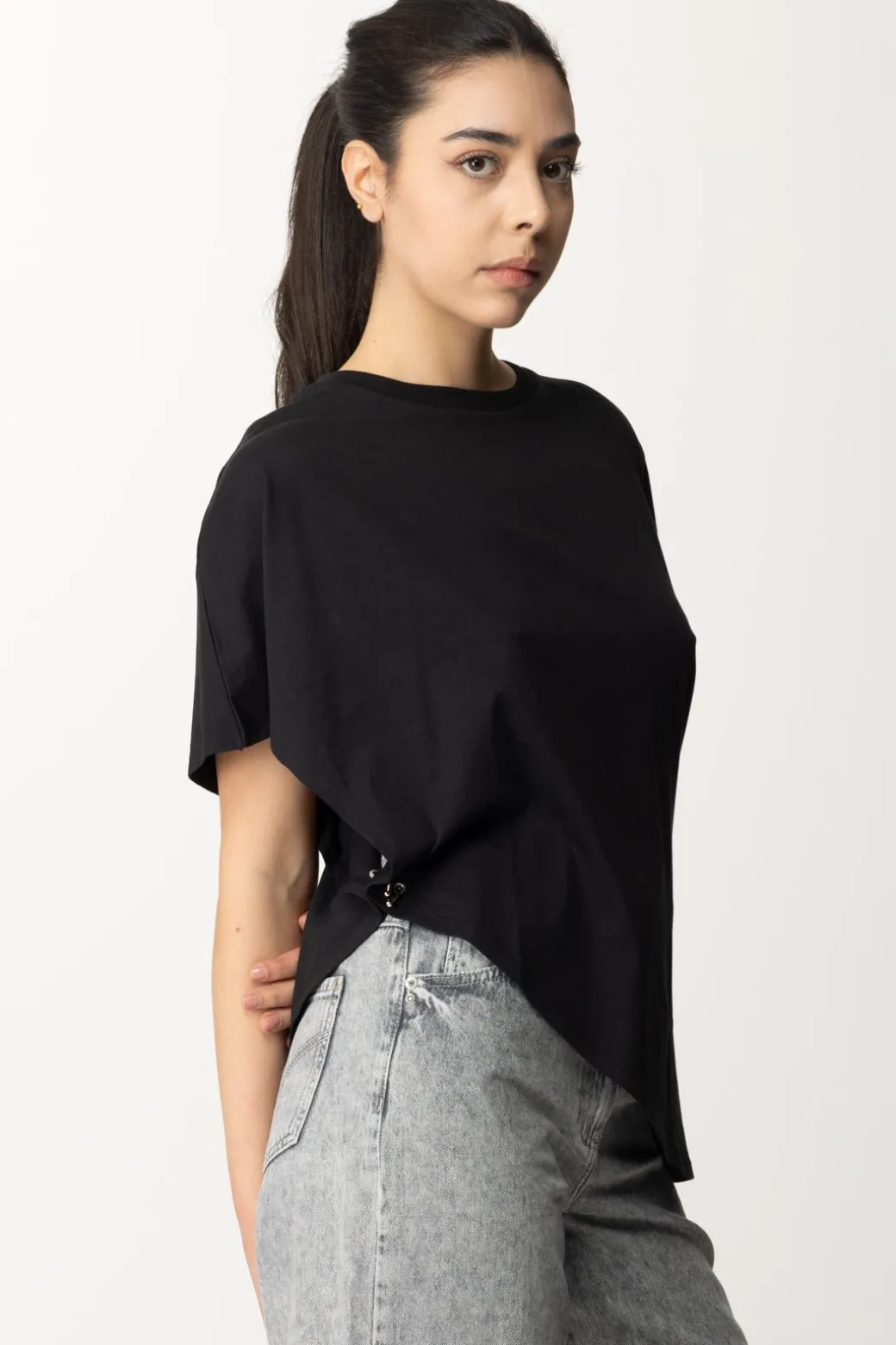 Patrizia Pepe T-shirt Asimmetrica con PiercingNERO