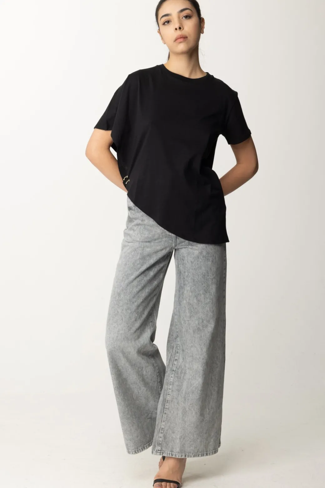 Patrizia Pepe T-shirt Asimmetrica con PiercingNERO