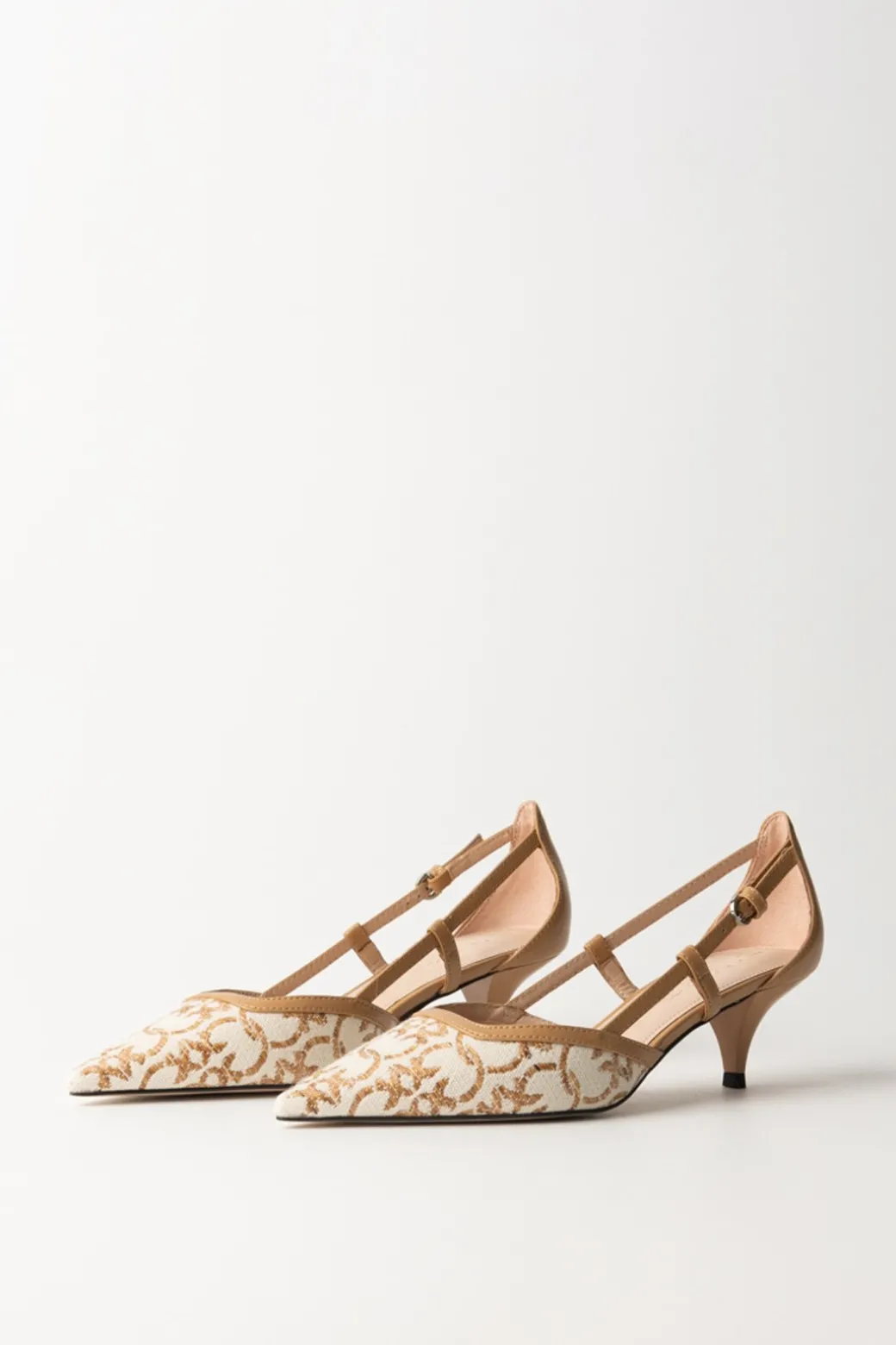 Pinko Decolletes Cut-out e Punta Stampa LogoCORTECCIA