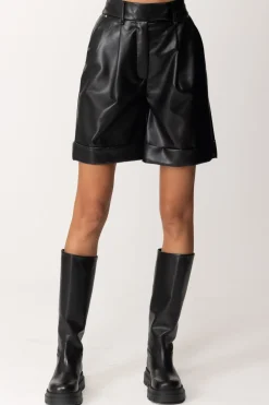 Simona Corsellini Shorts In PelleNERO