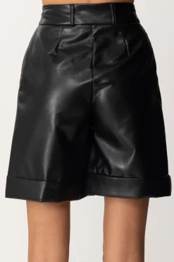 Simona Corsellini Shorts In PelleNERO