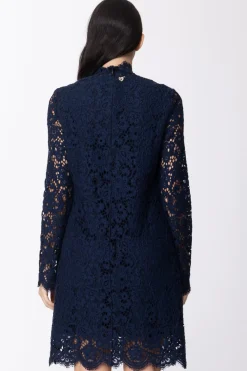 Twin-set Twin Set: Abito Elegante Tunica In Pizzo Macreme Collo Alto Fondo SmerlatoINDACO