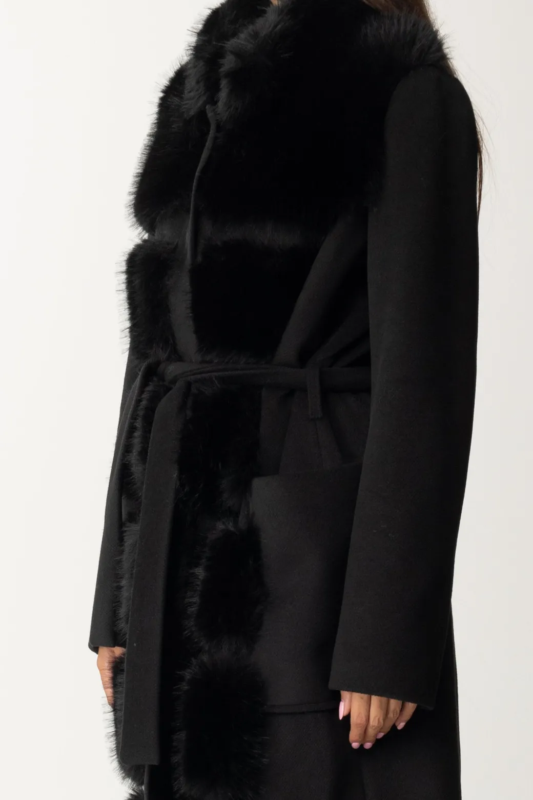 Yes London Cappotto con Cintura In Vita e Inserti In EcopellicciaNERO